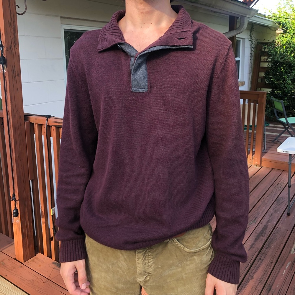 High collar maroon sweater
